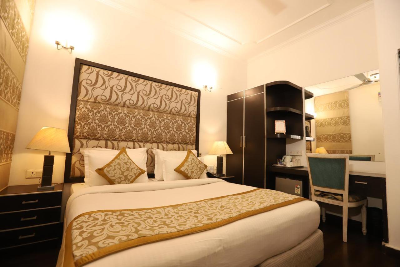 Hotel Capitol Hills - Greater Kailash Delhi Nova Deli Exterior foto