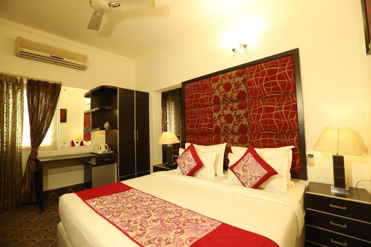 Hotel Capitol Hills - Greater Kailash Delhi Nova Deli Exterior foto