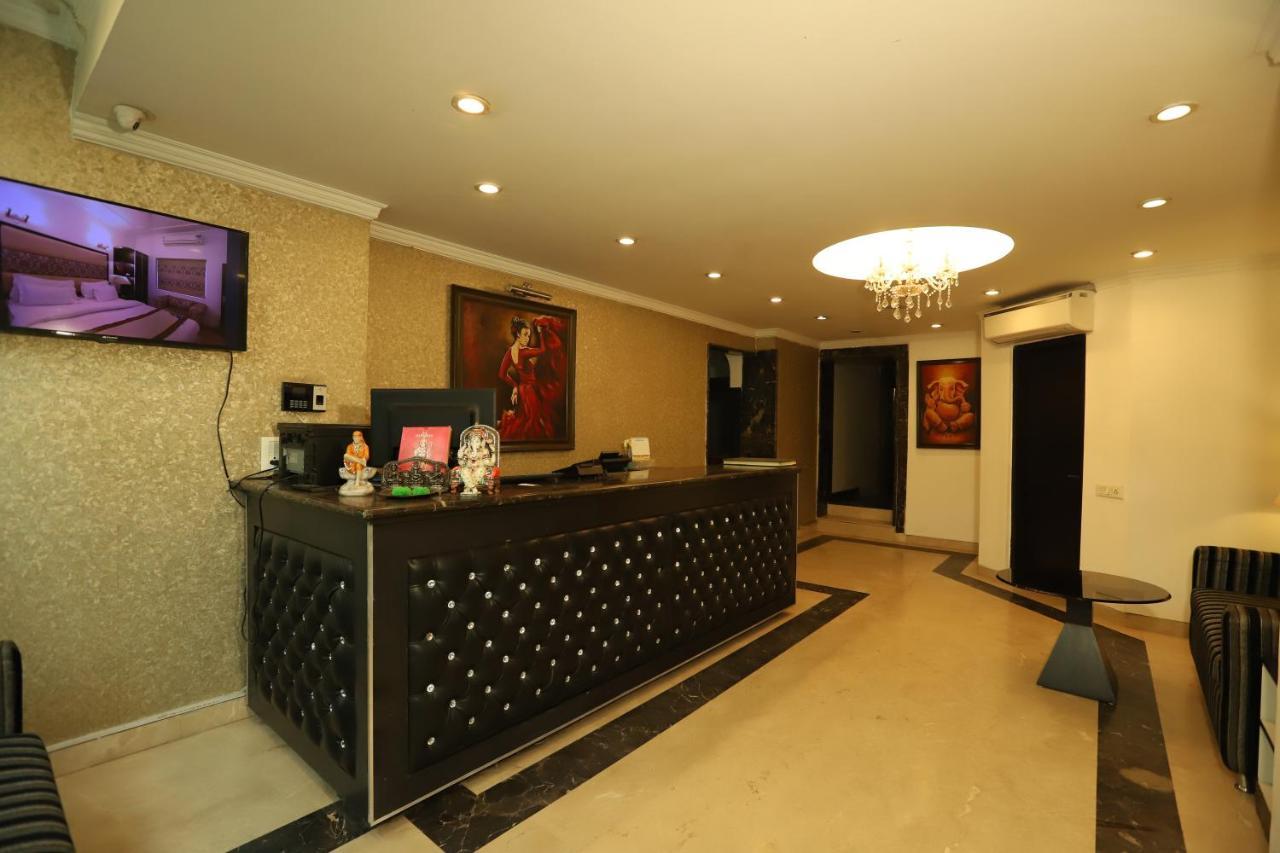 Hotel Capitol Hills - Greater Kailash Delhi Nova Deli Exterior foto