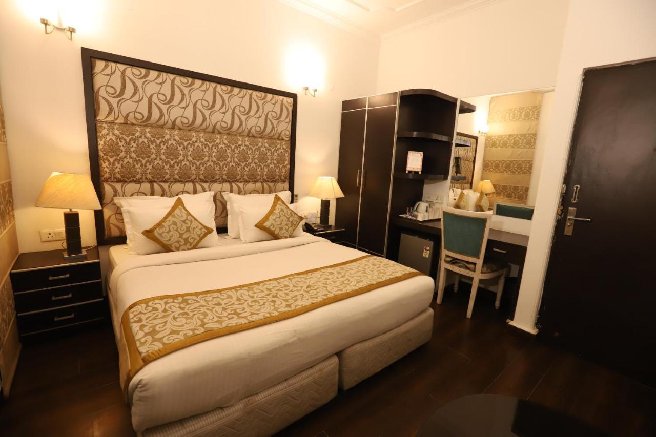 Hotel Capitol Hills - Greater Kailash Delhi Nova Deli Exterior foto