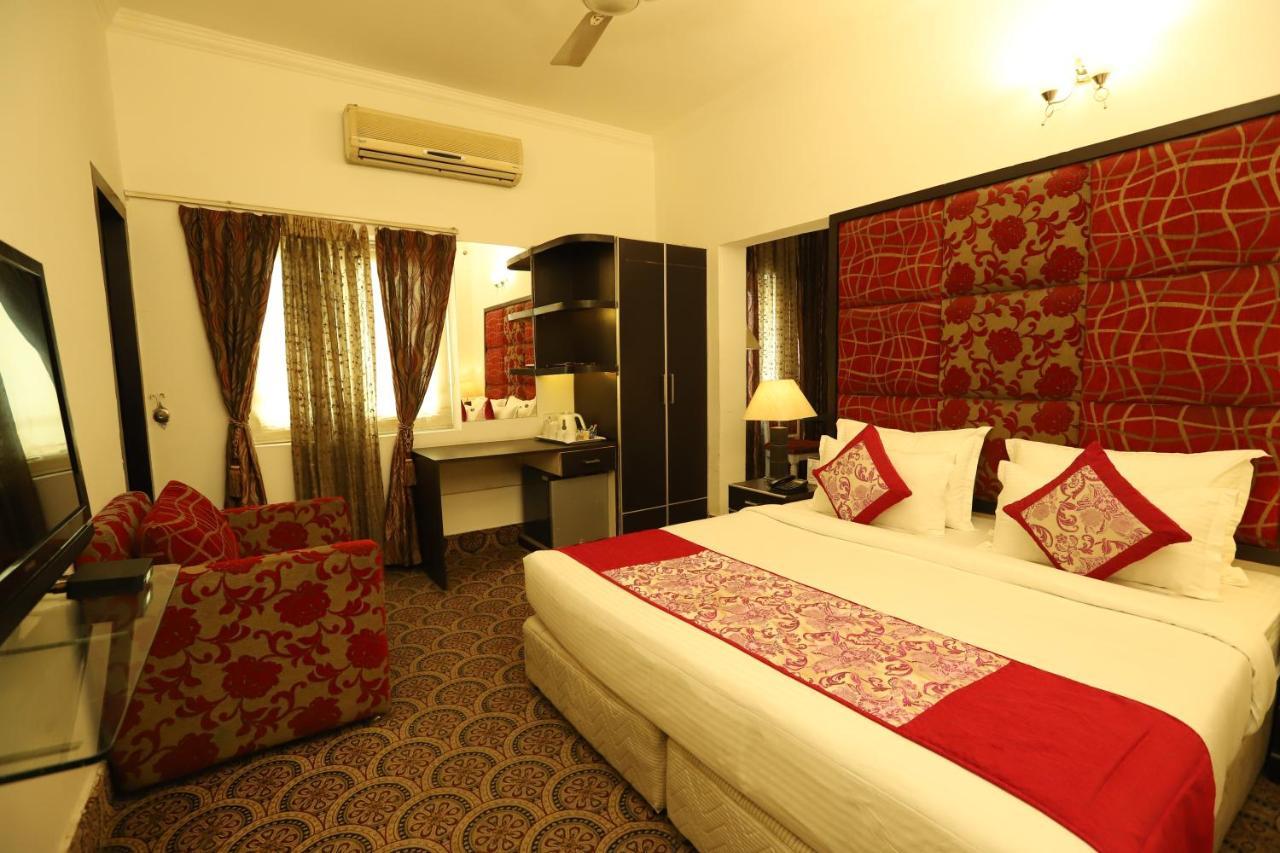 Hotel Capitol Hills - Greater Kailash Delhi Nova Deli Exterior foto