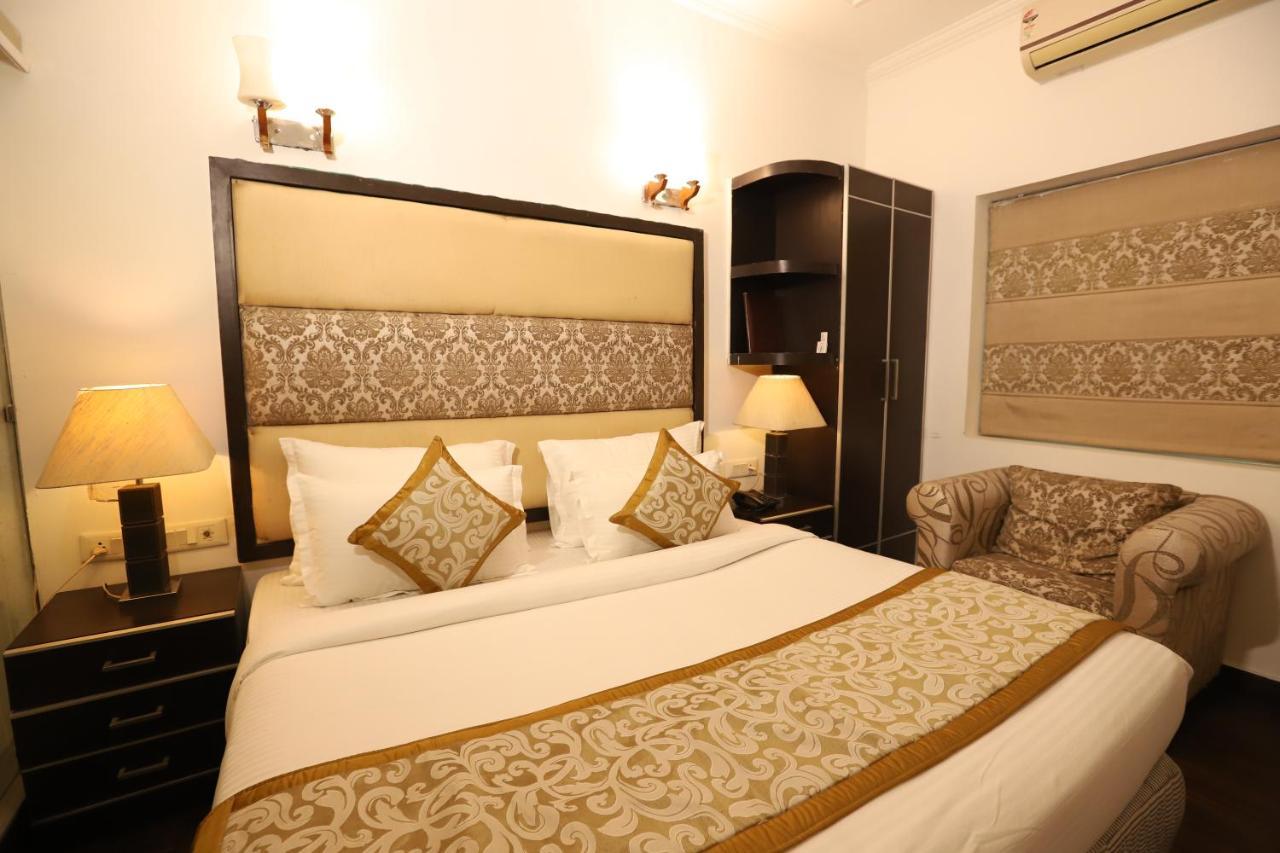 Hotel Capitol Hills - Greater Kailash Delhi Nova Deli Exterior foto