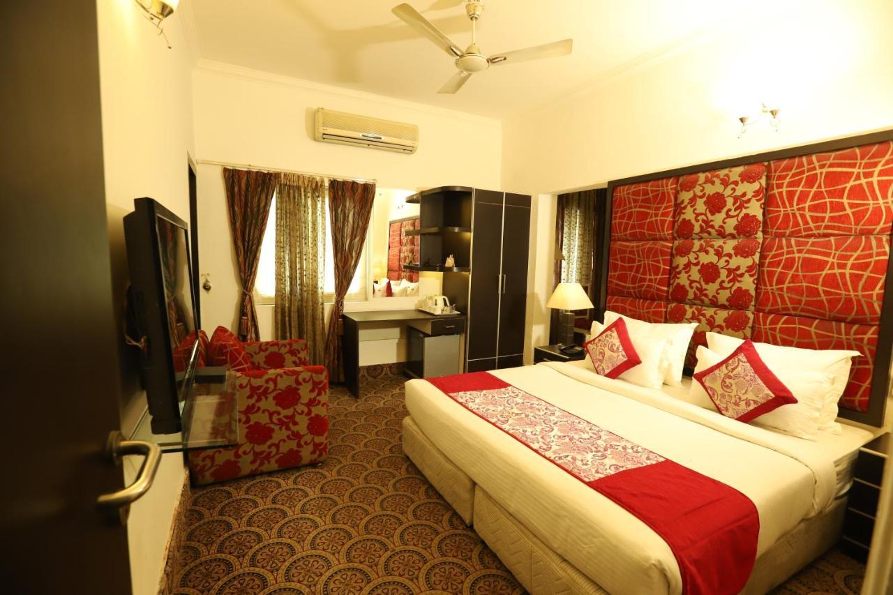 Hotel Capitol Hills - Greater Kailash Delhi Nova Deli Exterior foto