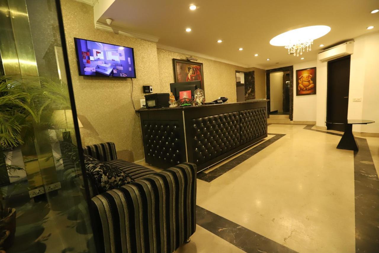 Hotel Capitol Hills - Greater Kailash Delhi Nova Deli Exterior foto