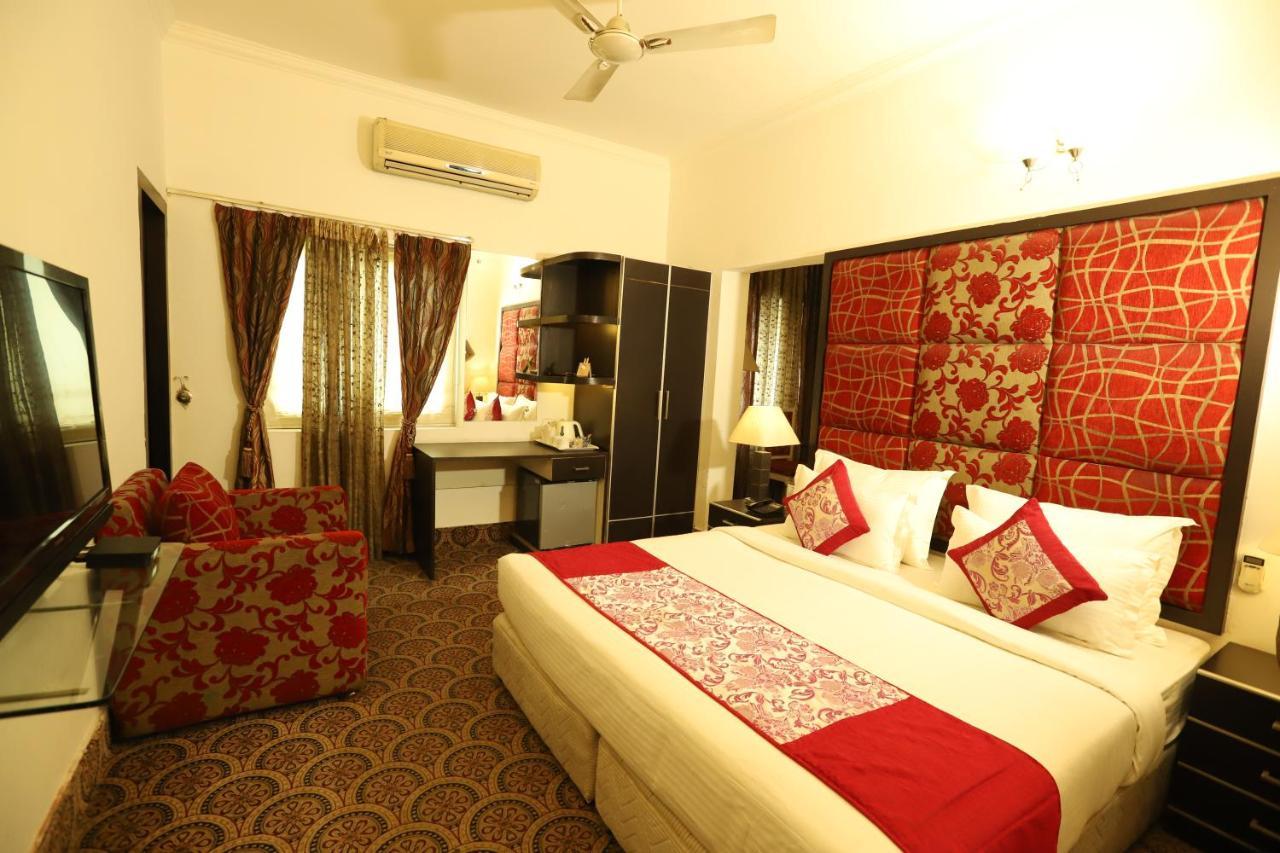 Hotel Capitol Hills - Greater Kailash Delhi Nova Deli Exterior foto